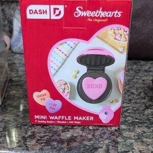 Ash Sweethearts Mini Waffle Maker - Pink